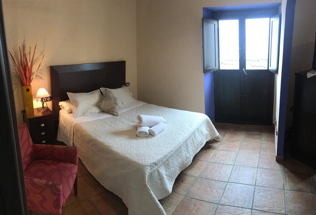 Apartamentos Victoria Bujalance Exterior foto