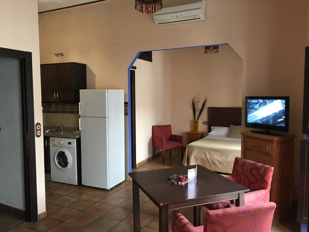 Apartamentos Victoria Bujalance Exterior foto