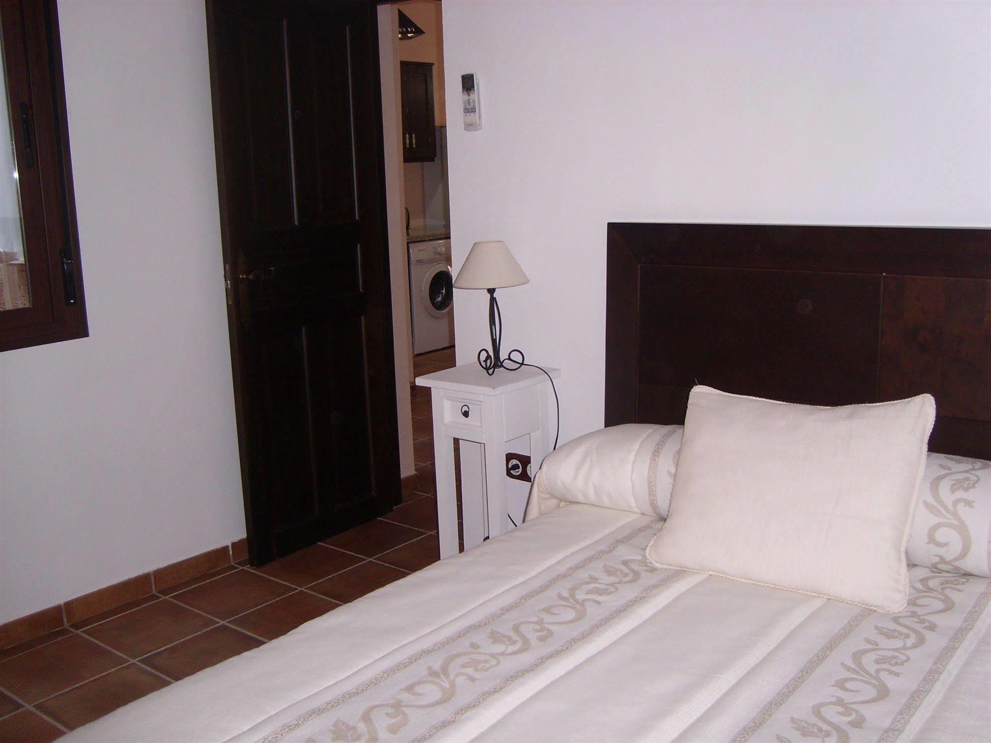 Apartamentos Victoria Bujalance Exterior foto