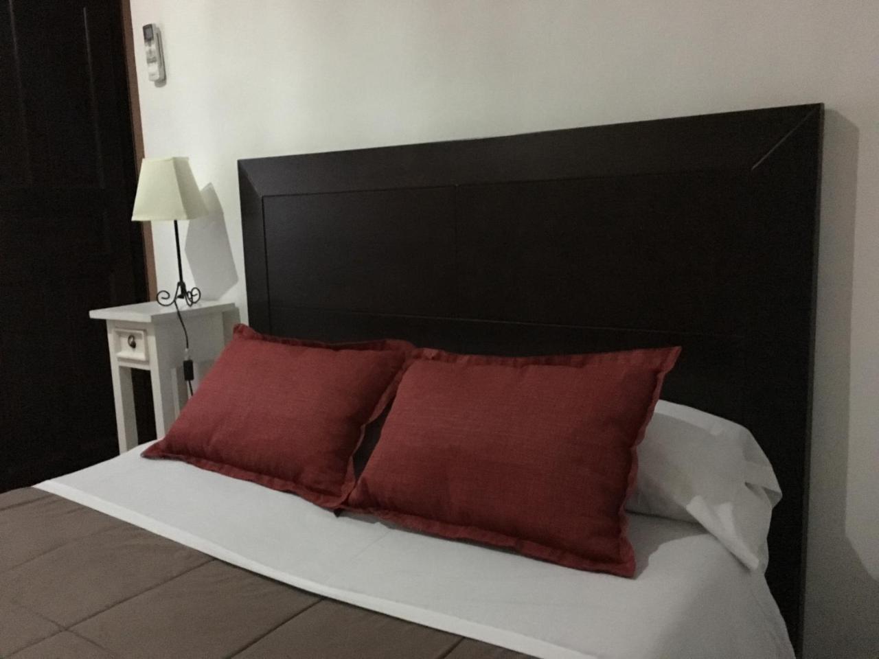Apartamentos Victoria Bujalance Exterior foto